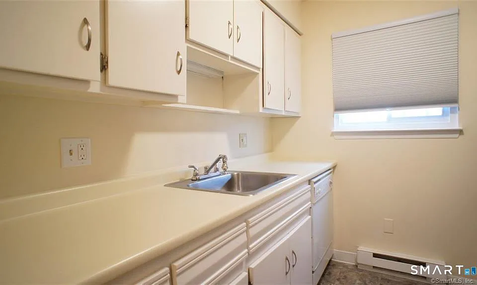 24 Ferris Ave #3