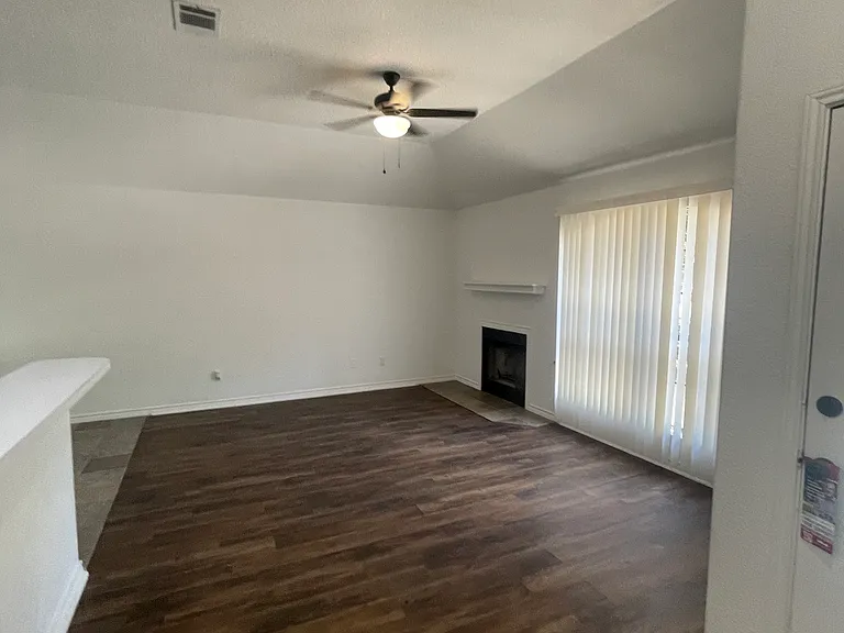 1808 Pearce Ct — Photo 9