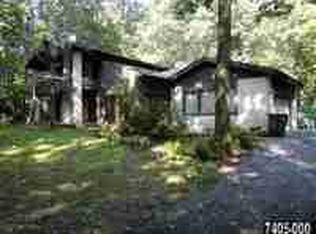 1895 Deamerlyn Dr, York, PA 17406