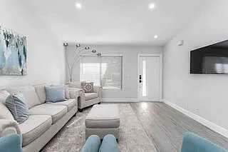 3 bed, 2.0 bath, 1208 sqft, $3,200 — Photo 3