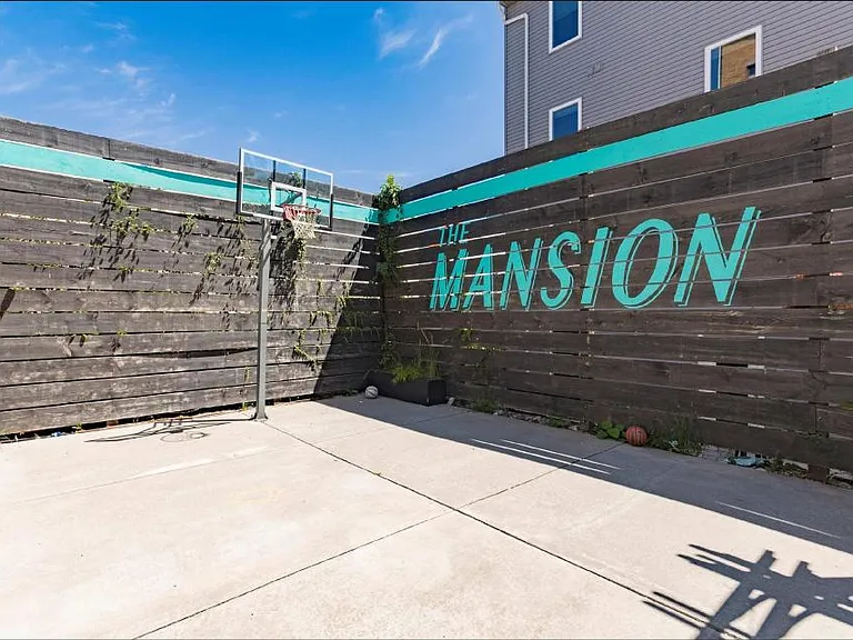 The Mansion — Photo 10
