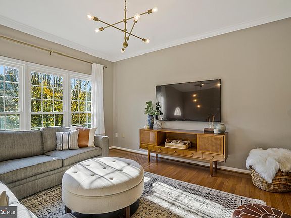 5th image of 2118 Kings Garden Way