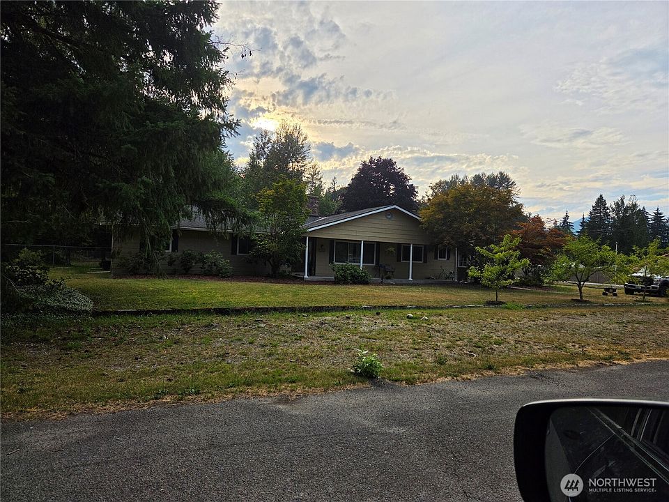 2nd image of 425 Commercial Avenue
