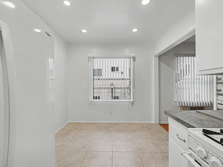1037 N Curson Ave #2 — Photo 17