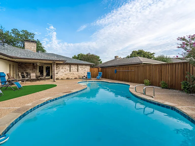 16095 Longvista Dr — Photo 29