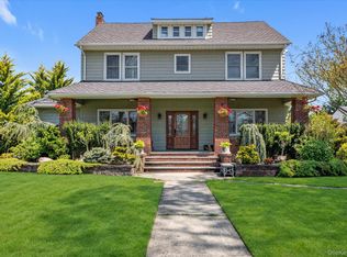 725 Scranton Avenue, East Rockaway, NY 11518