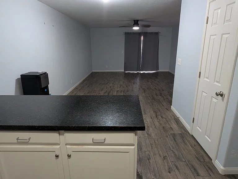 220 N 22nd Pl #1006 — Photo 9