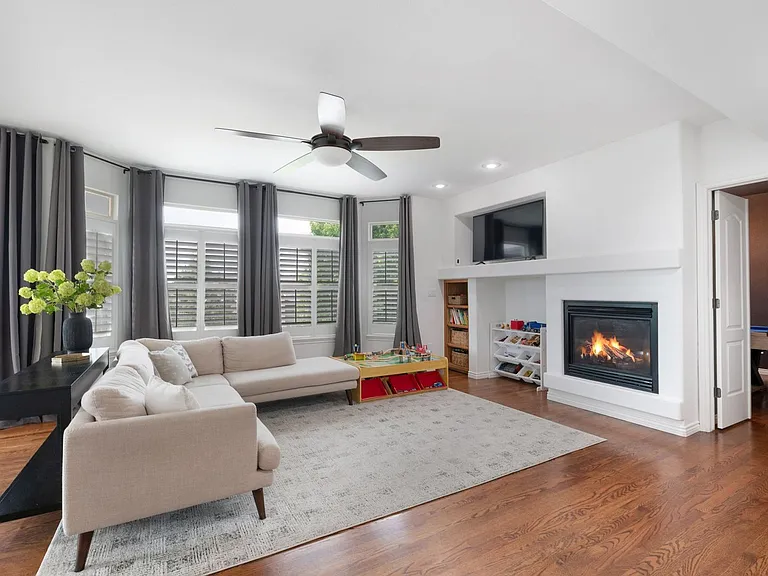 1411 Fieldwood Ct — Photo 11