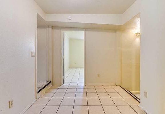 3rd image of 2667 N Dodge Blvd #3