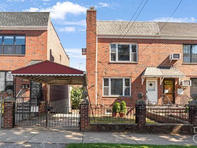 2429 21st St, Long Island City, NY, 11102
