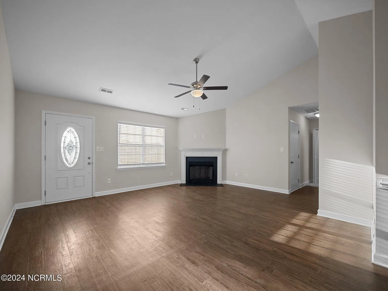 3 bed, 2.0 bath, $1,700 — Photo 4