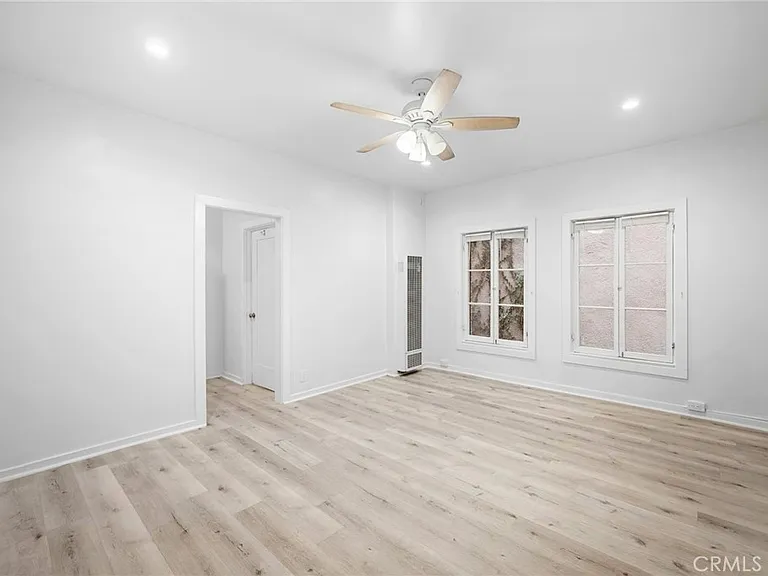 131 S Jackson St #203 — Photo 5