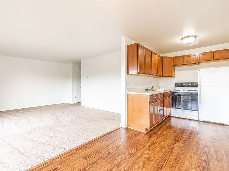 Mercer Park Apartments — Photo 7