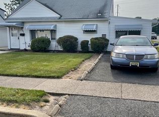 319 Benjamin Ave, Iselin, NJ 08830