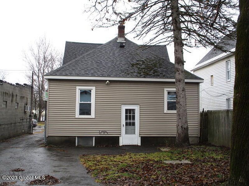 4th image of 1551 Helderberg Avenue