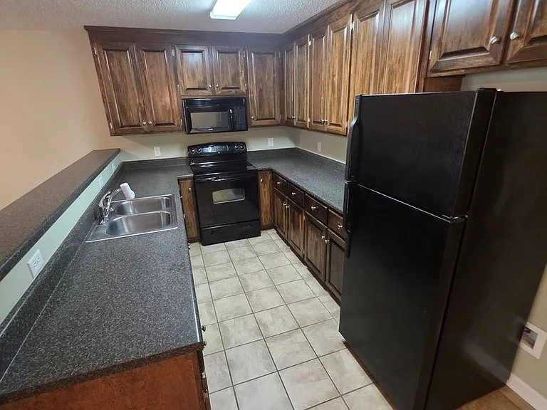 136 Jasmine Cir — Photo 6