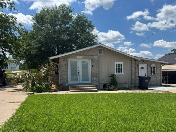 709 Sabine St, Brenham, TX 77833
