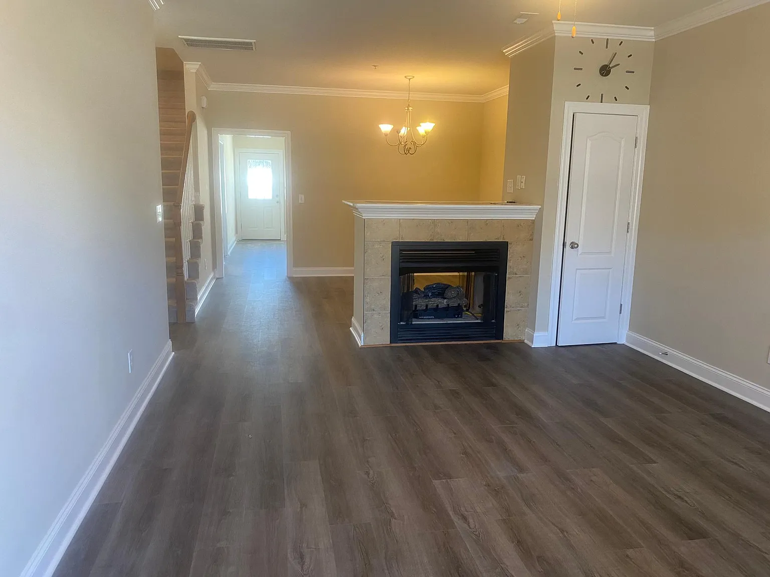 474 Shamrock Dr — Photo 3