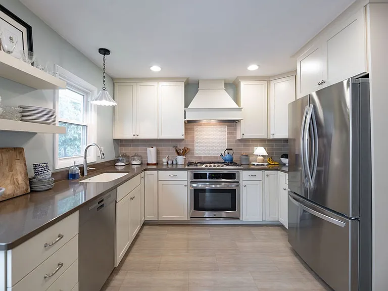 23213 Fairmount Blvd — Photo 4