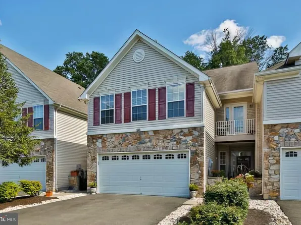 28 Sutton Ct, Pennington, NJ 08534