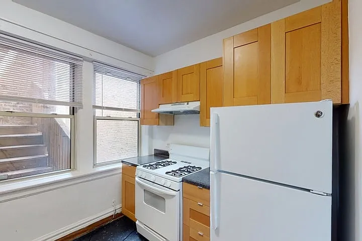 5429 S Woodlawn Ave — Photo 9