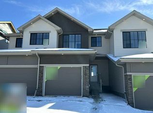 370 N Heritage Blvd, Cochrane, AB T4C 2M1