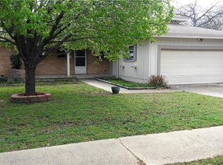 8259 Longford Dr, Fort Worth, TX 76116