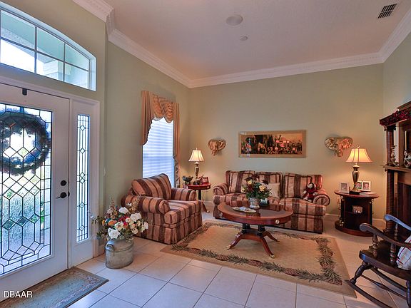 5th image of 143 Zaharias Cir