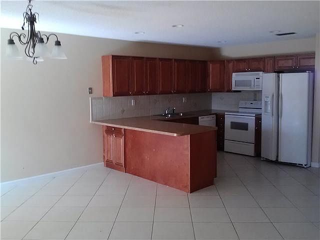 2nd image of 11822 NW 31st Street