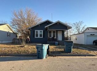 122 Park Ave, Wood River, IL 62095