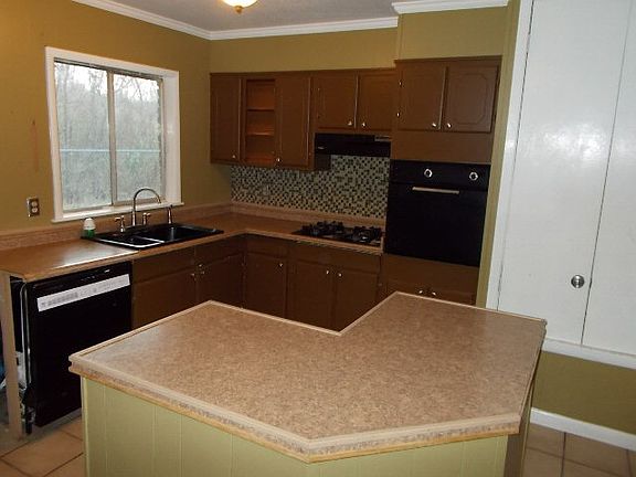 3rd image of 213 Drusilla Ln