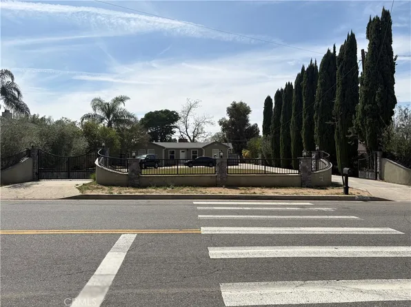 12917 Gladstone Ave, Sylmar, CA 91342