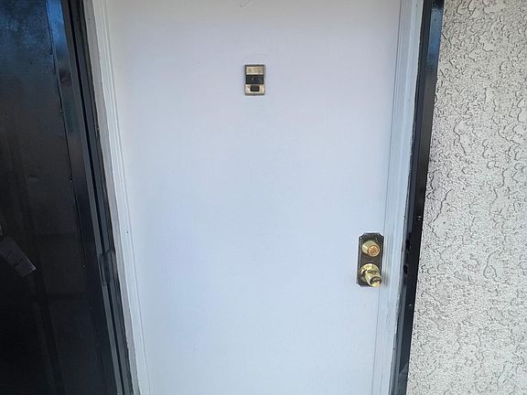 5th image of 645 N New Hampshire Ave APT 5