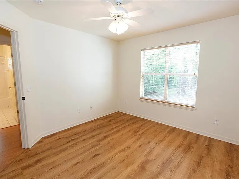 2340 NW 16th Ave — Photo 22