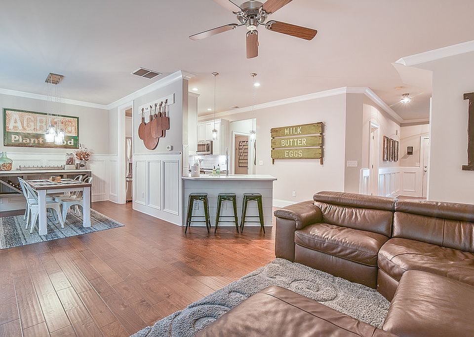 1st image of 102 Wiley Parc Cir