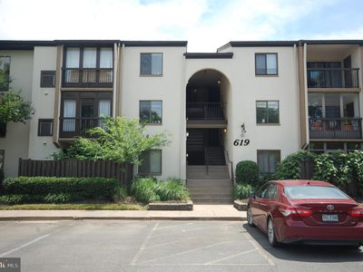 619 Center St APT T1, Herndon, VA, 20170