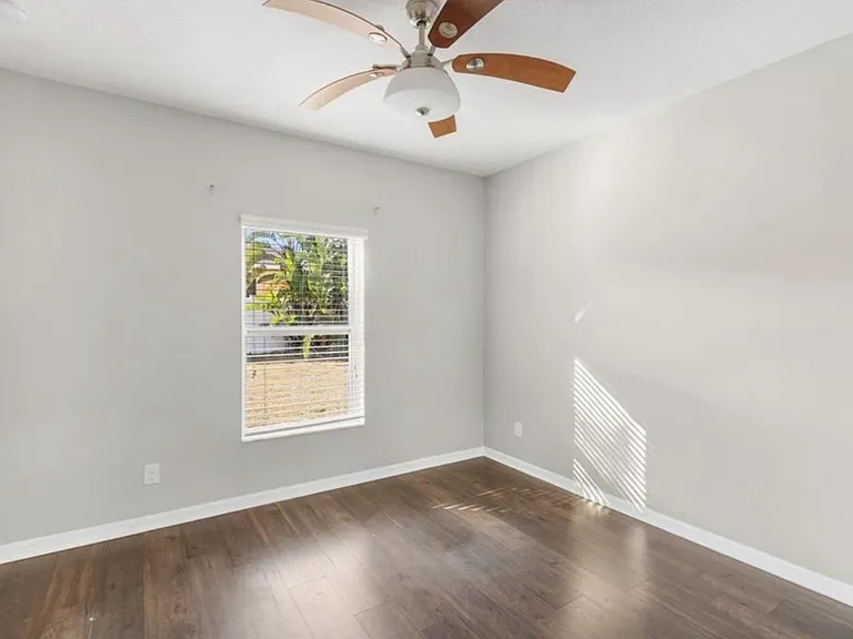 10013 Stockbridge St — Photo 13