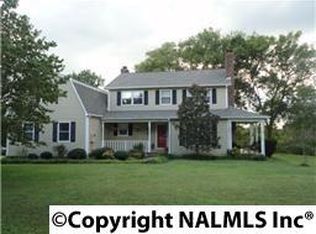 1304 Lancelot Dr, Fayetteville, TN 37334