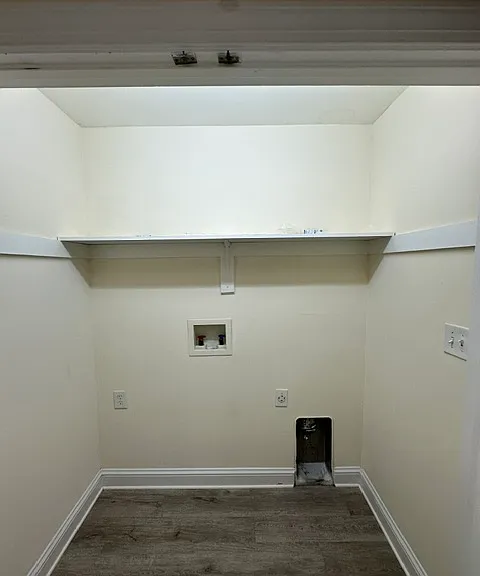 1128 Crescent Meadows Dr #B — Photo 12