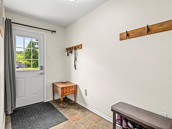 5th image of 7410 Yake Rd