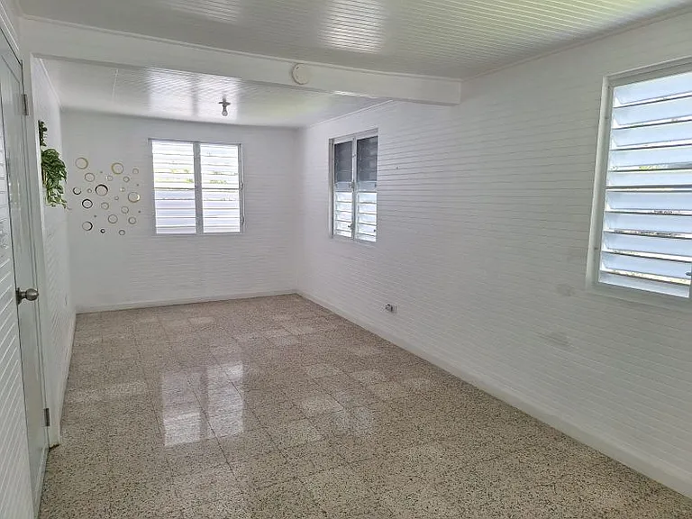 257 Calle Topacio Urb Villa Alegria — Photo 2