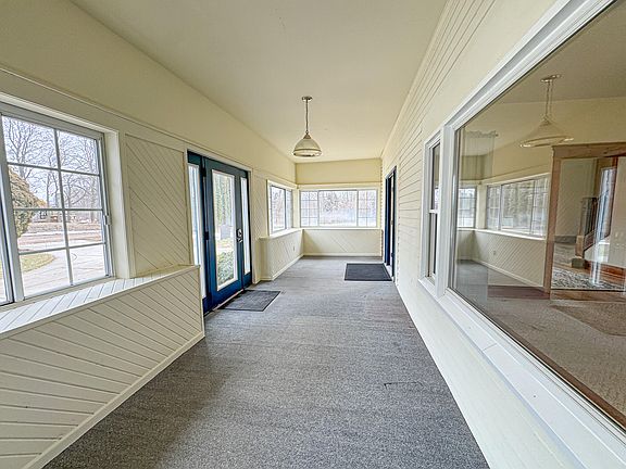 2nd image of 3338 W Abbey Rd