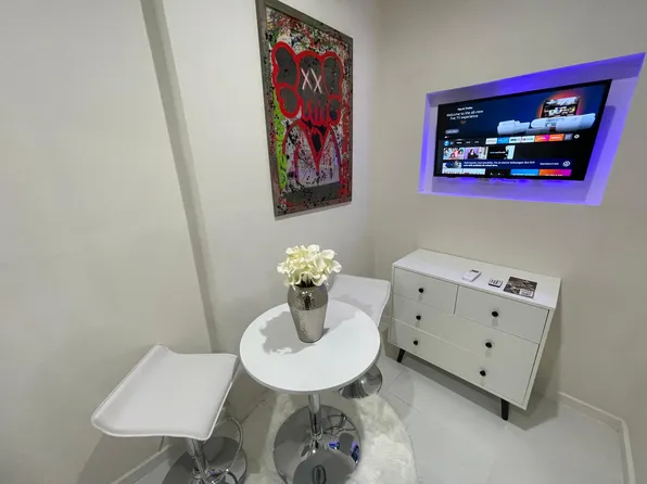 1829 Fillmore St #8, Hollywood, FL 33020