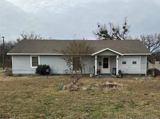 721 Hill St, Locust Grove, OK 74352