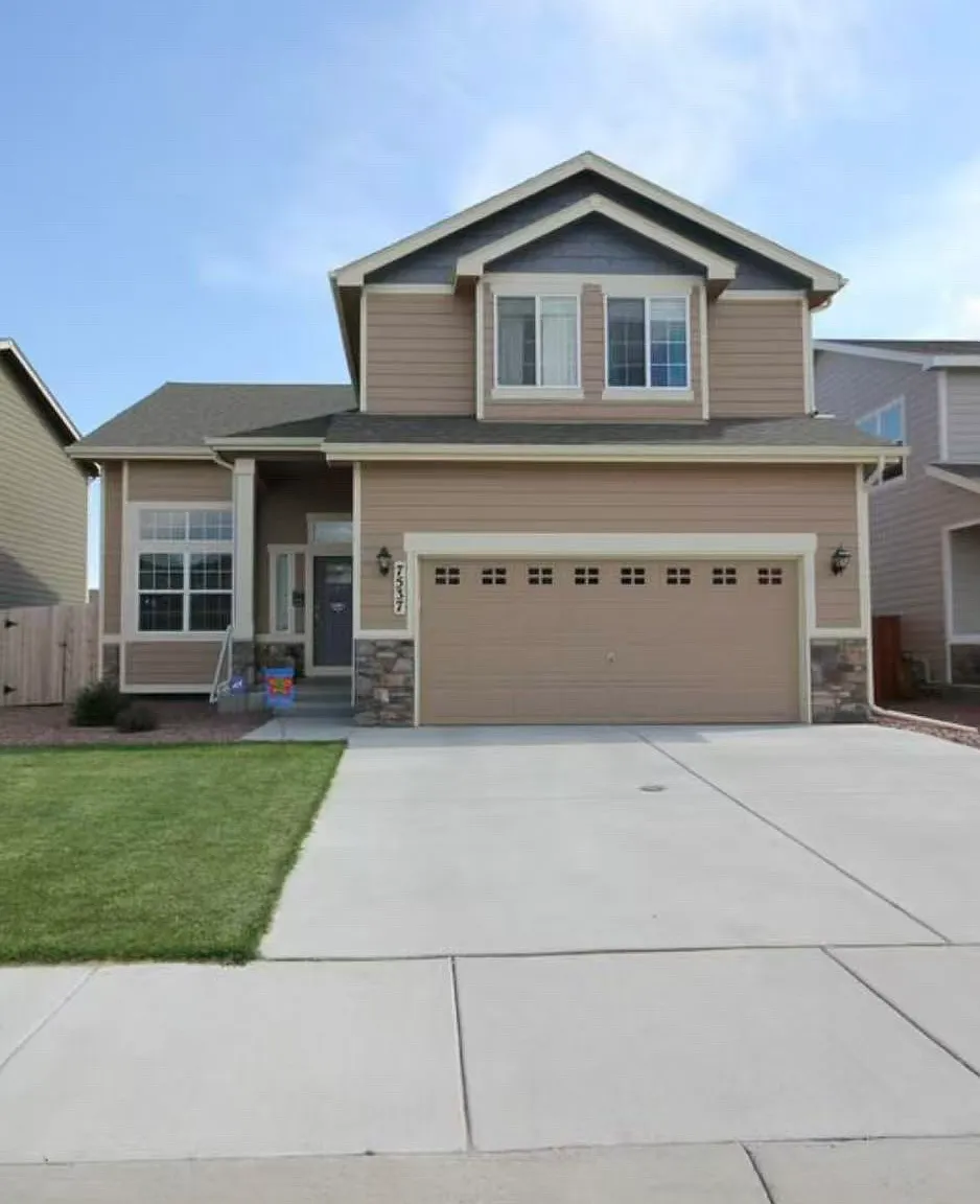 4 bed, 2998 sqft, $2,850 — Photo 1