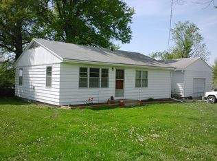 212 S Missouri St, Chilhowee, MO 64733