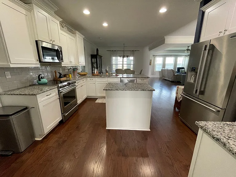 1351 Ogelthorp Dr NW — Photo 11