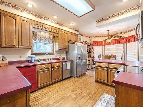 2nd image of 645 Wildflower Ridge Ln