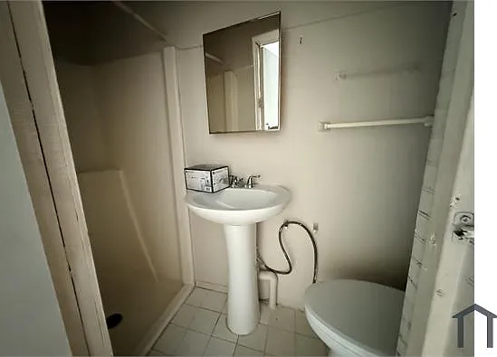 6 bed, 2150 sqft, $5,800 — Photo 4