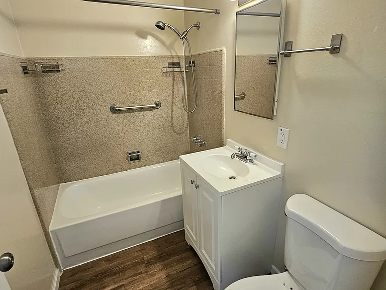 527 Walker Dr — Photo 11